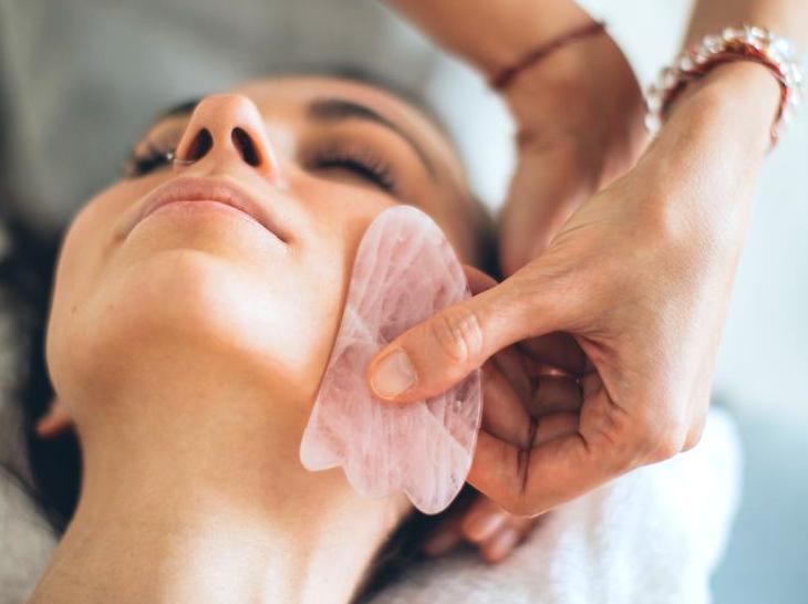 Benefits of Massaging Your Face