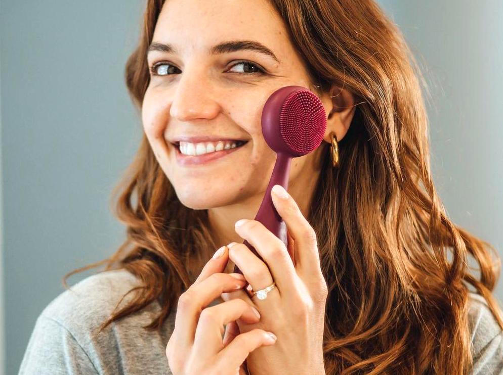 Guide to Finding the Right Facial Cleansing Brush